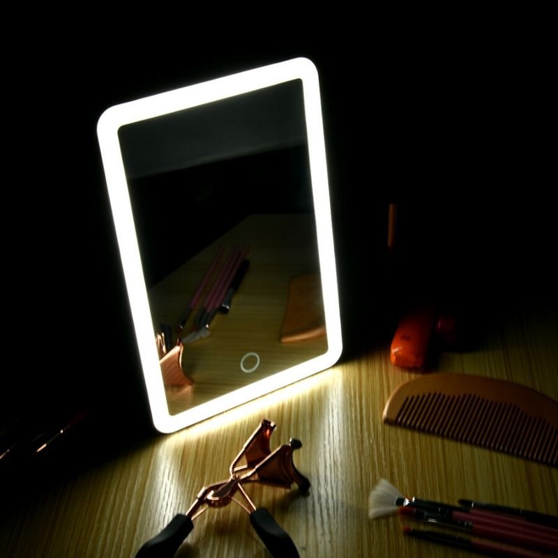 LBP Espejo de Tocador para Maquillaje, Rectangular, con Luz LED Regulable, Inclinación Ajustable, Cable USB Recargable. 20.5x13.5 cm. (8x 5.3in), Luz blanca, Inalámbrico -Blanco