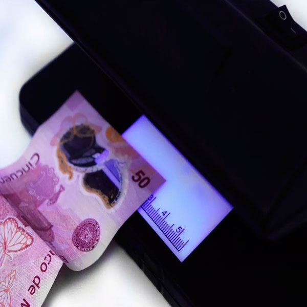 Lampara Con Luz Ultra Violeta Detector De Billetes Falsos 4w