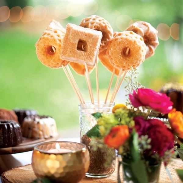 Molde Nordic Ware Bundtlette Geo