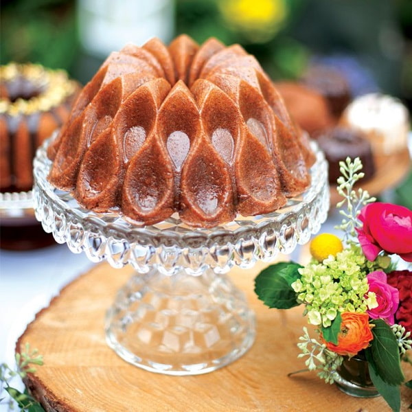 Molde Nordic Ware Crown Bundt