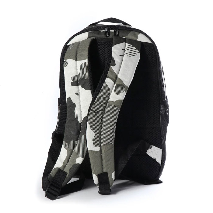 mochila nike gris con verde