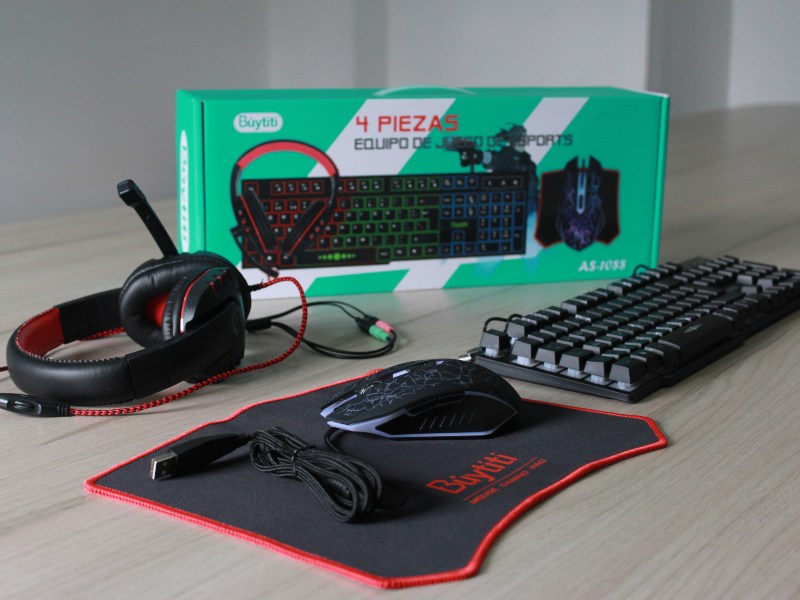 Kit Gamer Buytiti de 4 piezas Con Teclado, diadema, mouse y mouse pad Modelo AS-1088