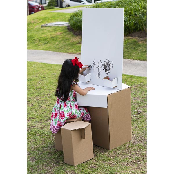 ESCRITORIO INFANTIL + CABALLETE + 2 BANQUITOS