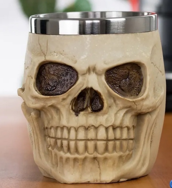 TAZA GOTICA EN FORMA DE CRANEO