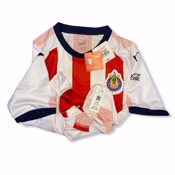Jersey Chivas del Guadalajara de las Fuerzas Básicas de Local