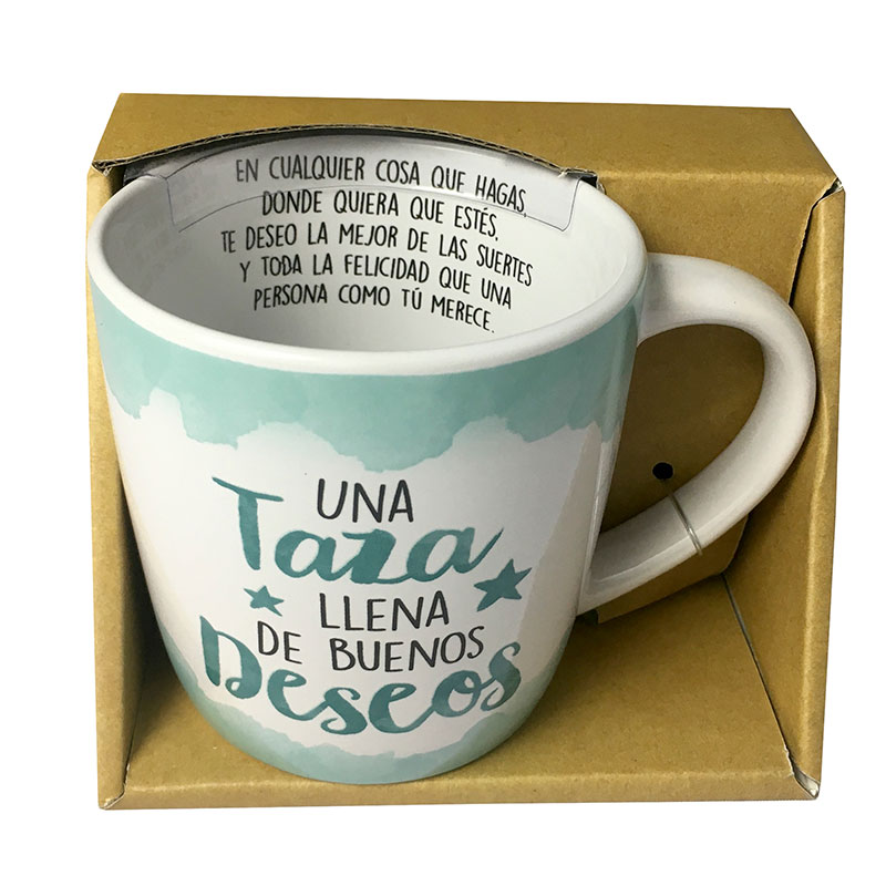 Taza de porcelana una taza llena de buenos deseos