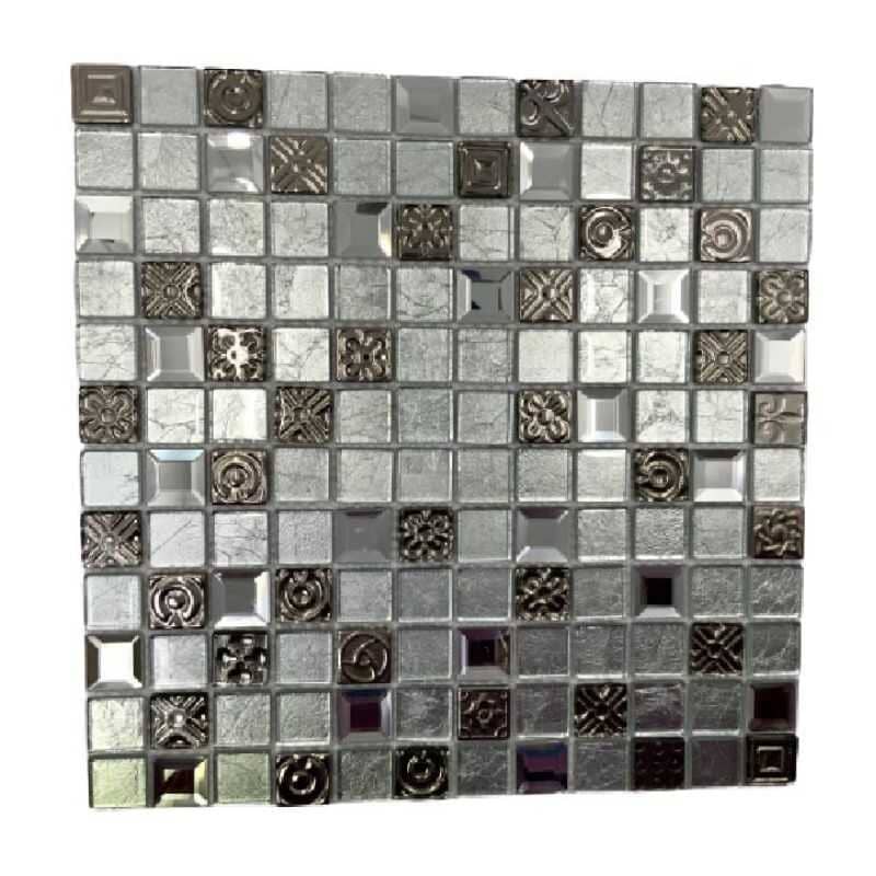 Malla o Mosaico Decorativo de vidrio GLA, medida 30 x 30 cms. (base por altura). Diseño en tonos gris y plata con detalles en relieve. Caja de 5 piezas.