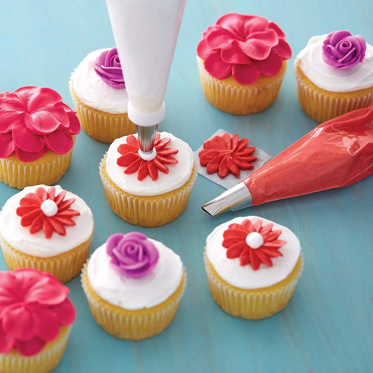 Estuche Con 22 Duyas De Lujo Wilton 2104-2531