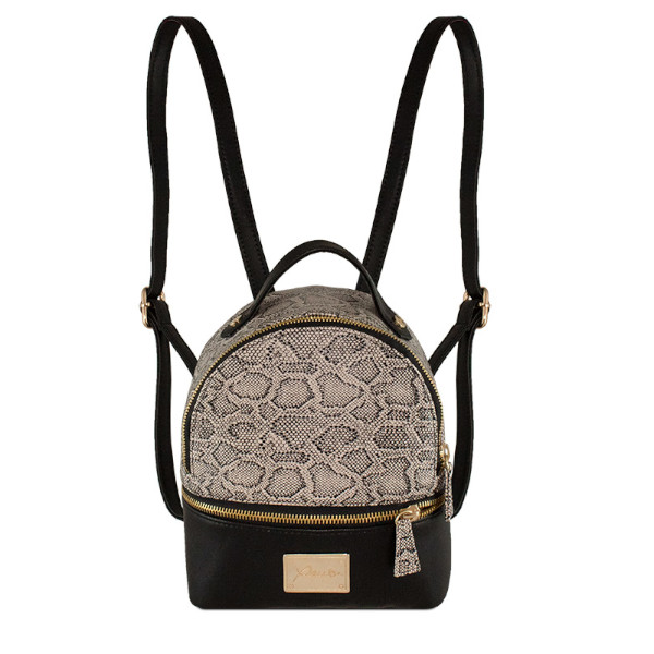 Mochila casual cady color negro con detalles textura reptil