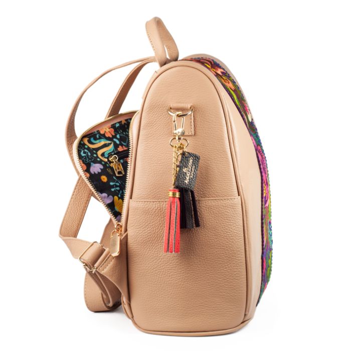 Mochila de Piel Vacuna Bordado Artesanal para Dama Maria Maquillaje