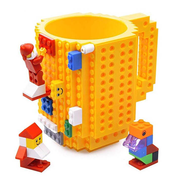 Taza para café, Fashion Electronics TAZA con bloques de construcción de diferentes colores (incluye al azar 1 personaje o 1 carrito o bloques de construcción) Amarilla