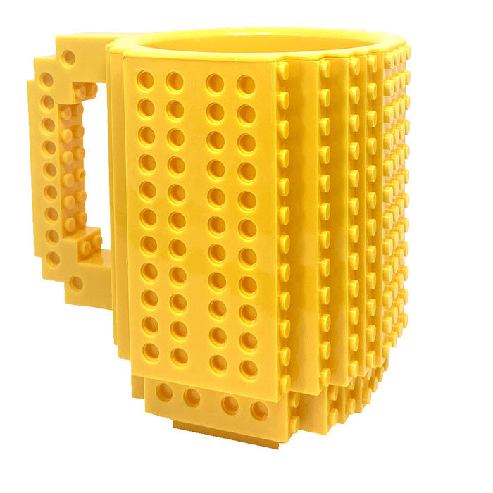 Taza para café, Fashion Electronics TAZA con bloques de construcción de diferentes colores (incluye al azar 1 personaje o 1 carrito o bloques de construcción) Amarilla