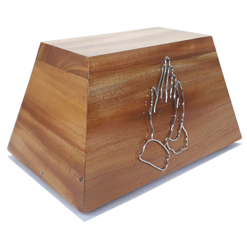 Urna Funeraria Para Cenizas Hecha con Madera de Caoba 100% Maciza Adornada con Manos Oración Niqueladas Acabado Espejo Brillante