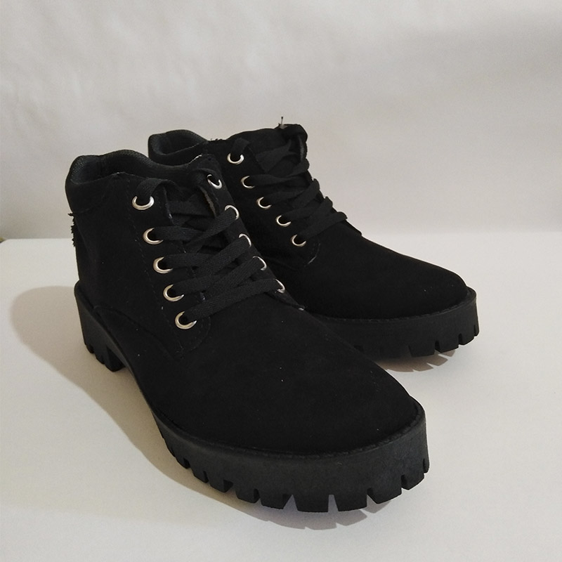 BOTINES PARA DAMA COLOR NEGRO GAMUZA SINTETICA