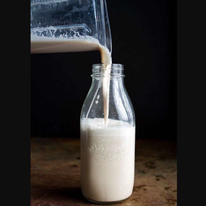 Máquina para hacer leche de soya, leche vegetal y más. Requiere 220 Volts 