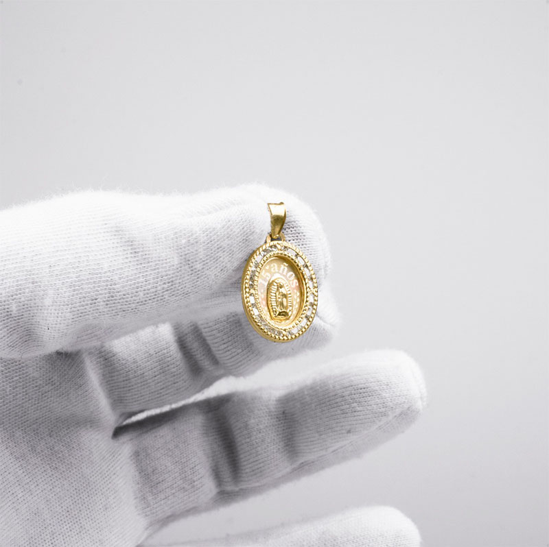 Medalla 15 Años Con Virgen Guadalupe VAROURO Oro 10k + Cadena Regalo