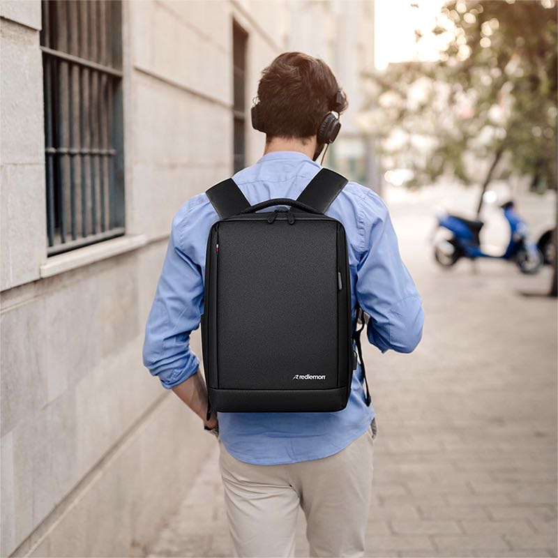 Mochila para Laptop Antirrobo Contra Agua Puerto USB Redlemon.