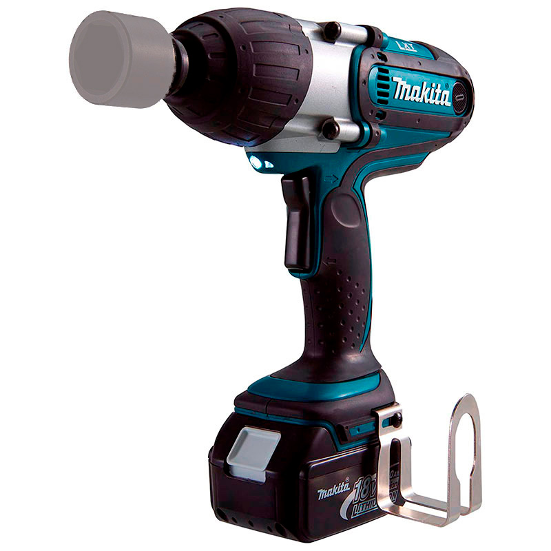 Llave De Impacto Inalámbrica Makita DTW450RMJ De 1/2 Pulg. 18 V