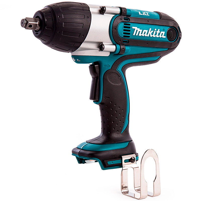 Llave De Impacto Inalámbrica Makita DTW450RMJ De 1/2 Pulg. 18 V