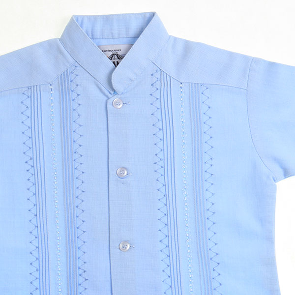 Conjunto de Guayabera Bordada de Lino color Azul Cielo 1 a 4 años.