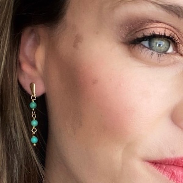 Aretes Piedritas Verdes- Baño de Oro 18K