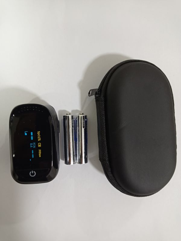 oximetro dedo monitor pulso con estuche y pilas incluidas