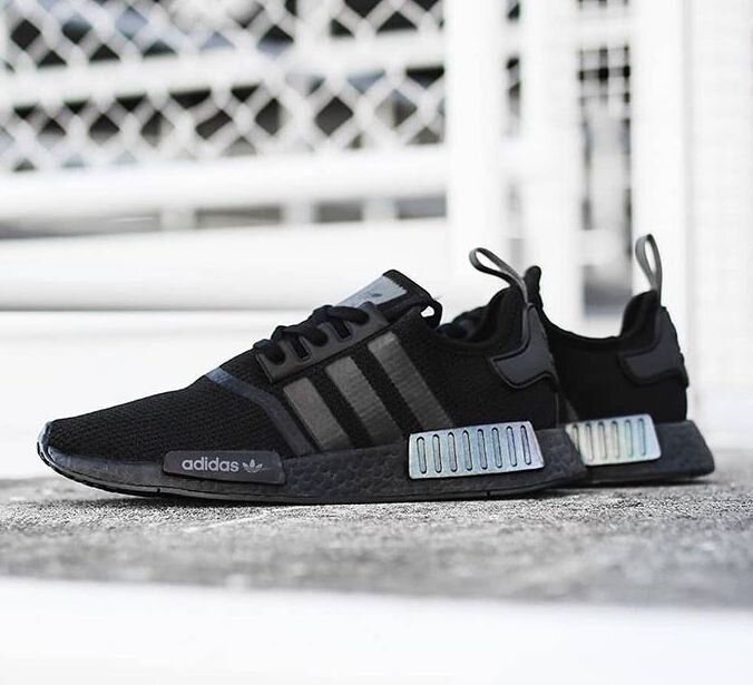 Tenis Hombre adidas Nmd R1 Eg8144 Boost Triple Black