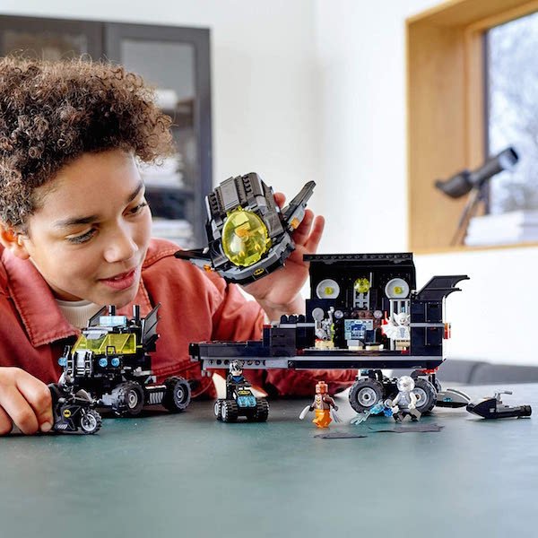 LEGO Juguete de construcción con la baticueva de Batman DC 76160 Batibase Móvil para niños a Partir de 6 años, Set de Juego y Minifiguras de acción (743 Piezas)