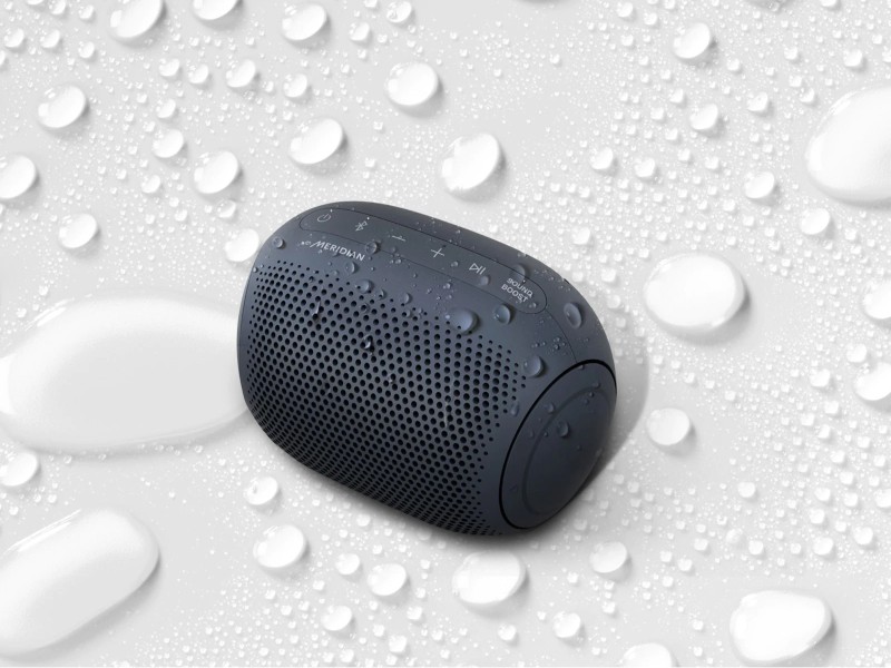 Bocina Inalámbrica LG PL2 Bluetooth negra ALB