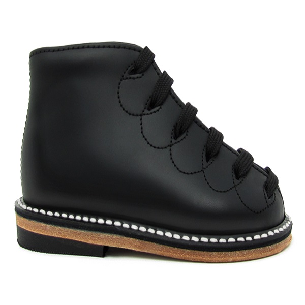 Botita Clásica Primeros Pasos Con Agujeta 