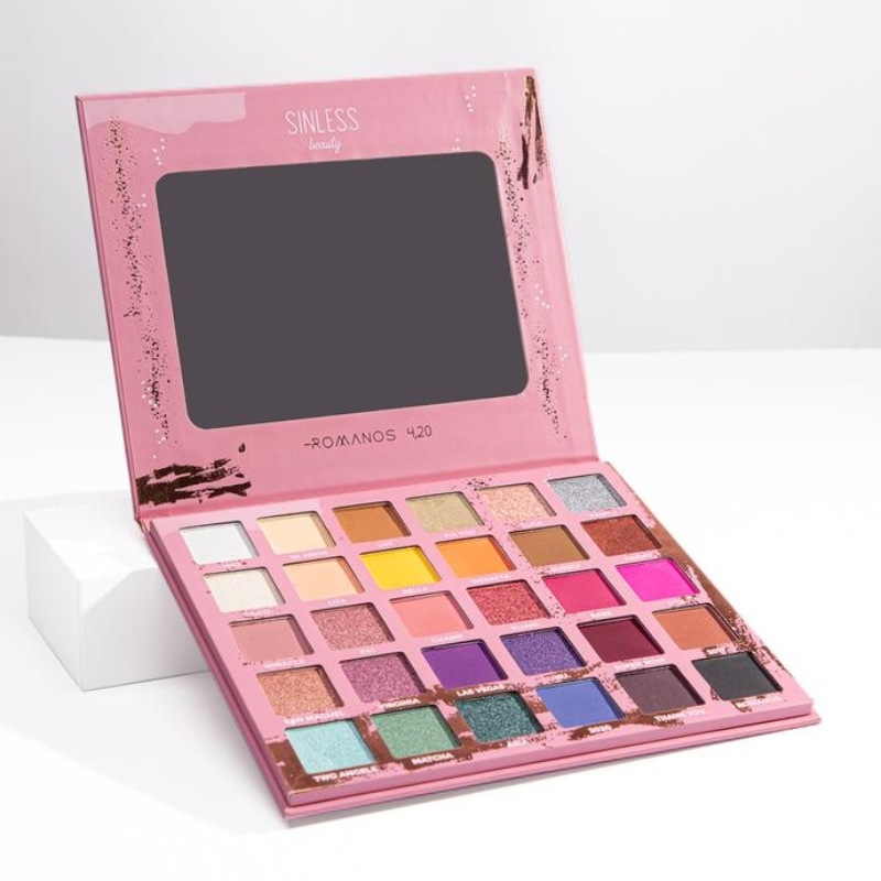 Paleta de sombras Sinless Beauty Monica Llaca + Brocha de regalo