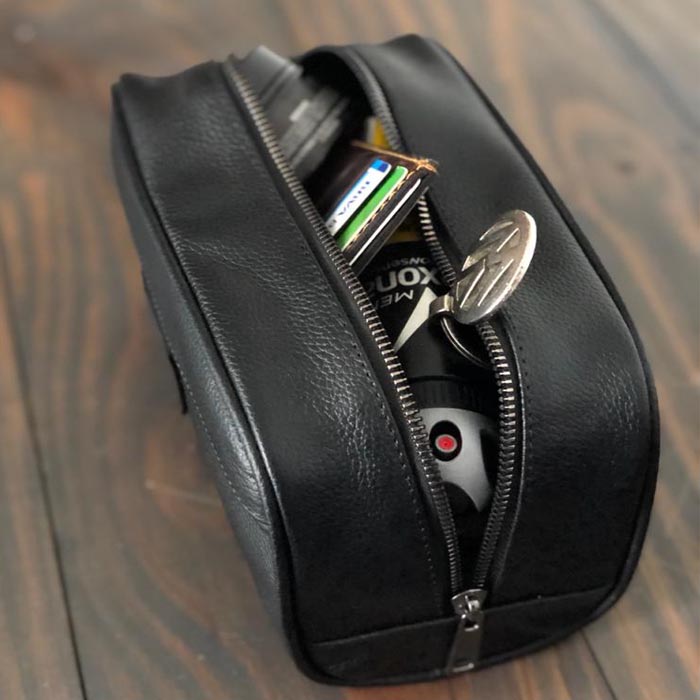 NECESER  PARA HOMBRE DE PIEL MARCA XECO PIEL 