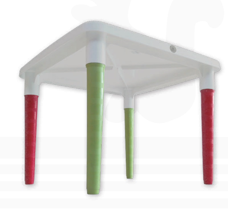 Mesa Infantil, incluye 4 sillas de colores Original Ardilla
