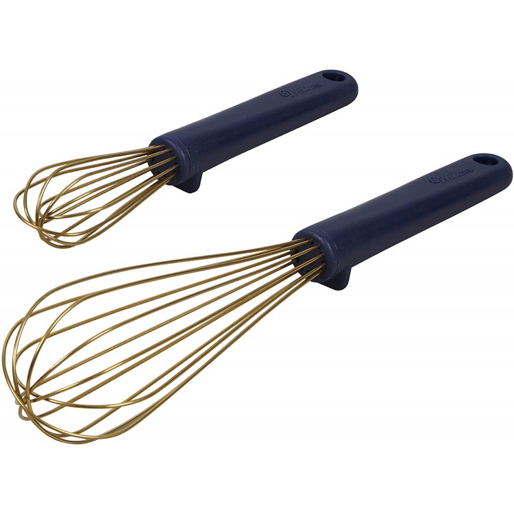 Paquete Wilton: 4 Tazas Y 4 Cucharas Medidoras, 2 Batidores