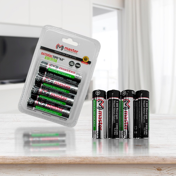 Paquete de 4 Baterias Recargables AA con Capacidad de Carga de 3000 mAh / Master / AA-4X3000