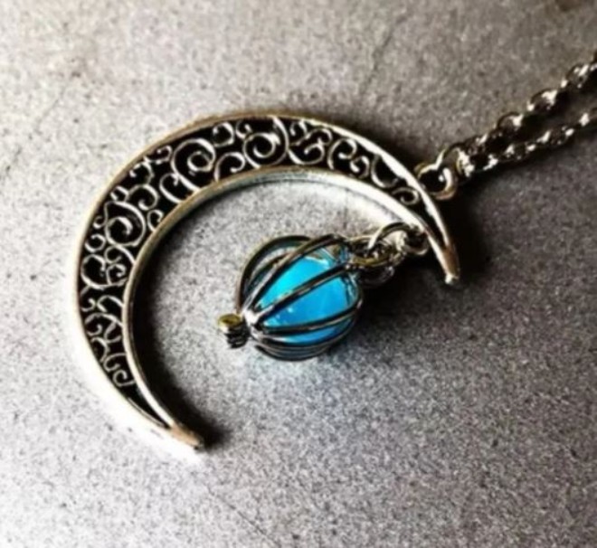 Collar Media Luna Brilla Oscuridad Luminiscente Metalico