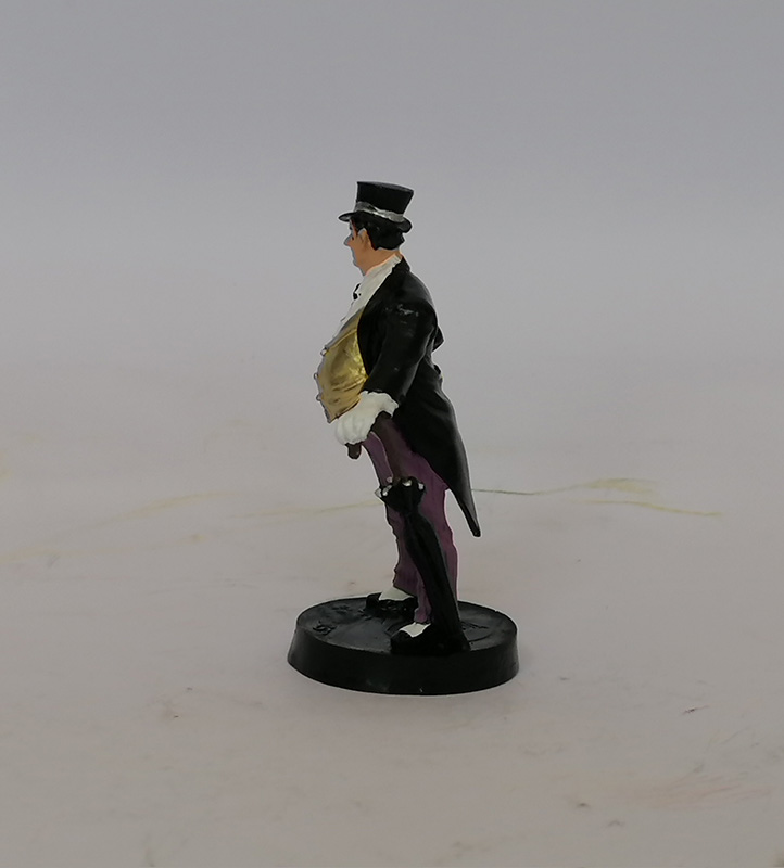 Figura Coleccionable De El Pingüino De Batman Classic Comics