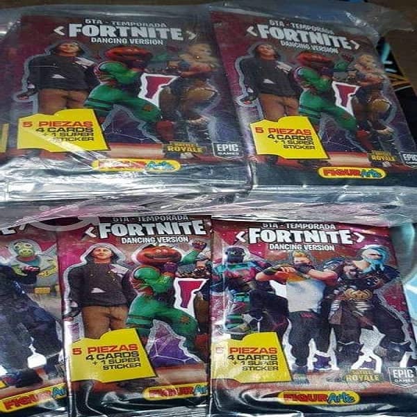50 Sobres de Fortnite 5ta Temporada Dancing version - Figurarte