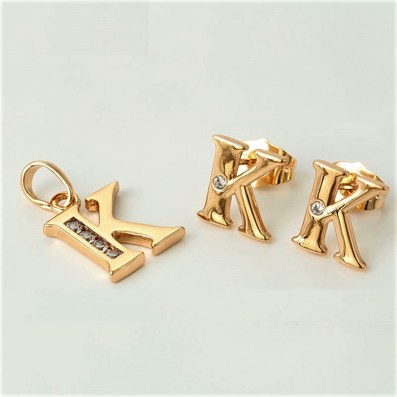 Juego Aretes, Cadena y Dije Letra K Baño de Oro Rosa INCLUYE Caja Para Regalo Farcelli Jewelry