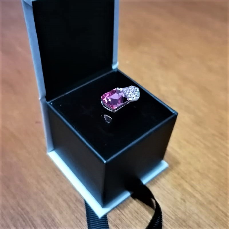 Anillo Cristales Swarovski Rosas Baño Rodio Farcelli Jewelry INCLUYE CAJA PARA REGALO