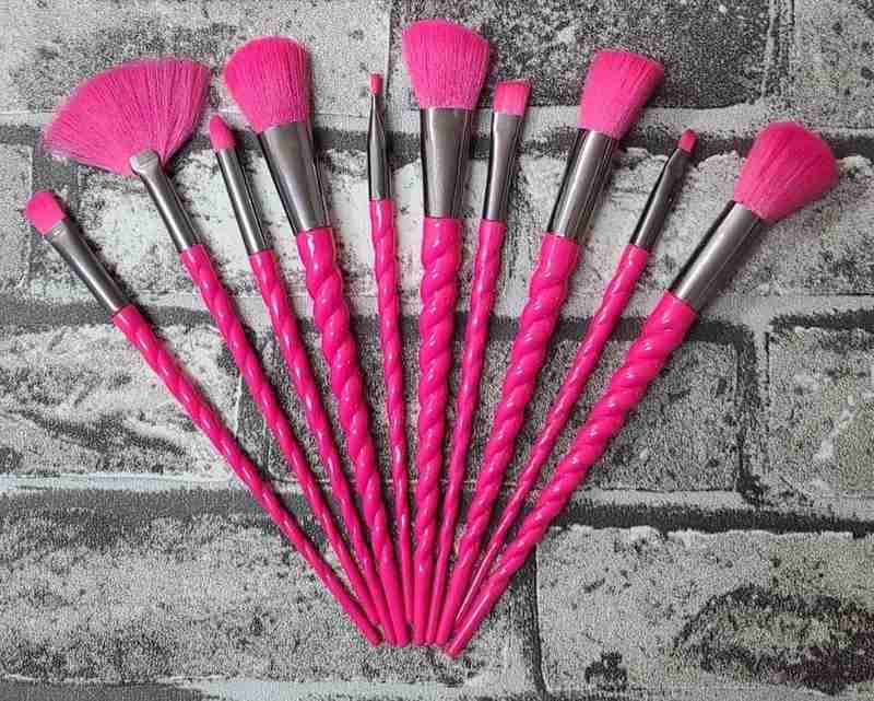 Set de 10 Brochas Para Maquillaje Unicornio Rosa Neon Fucsia