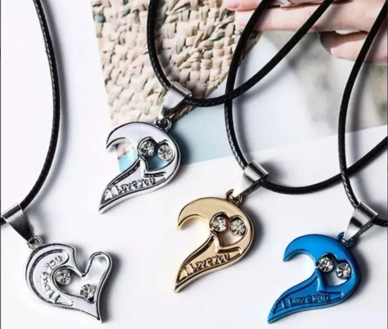 2 Collares De Corazon Para Pareja Regalo Amor Novios Detalle