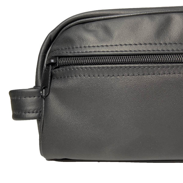 SOBAQUERA NECESER  DE PIEL NEGRO LISO 