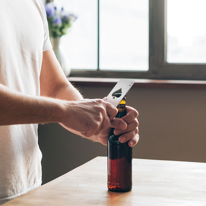 Destapador de Botellas Forma de Baraja 4 Pz Acero Redlemon