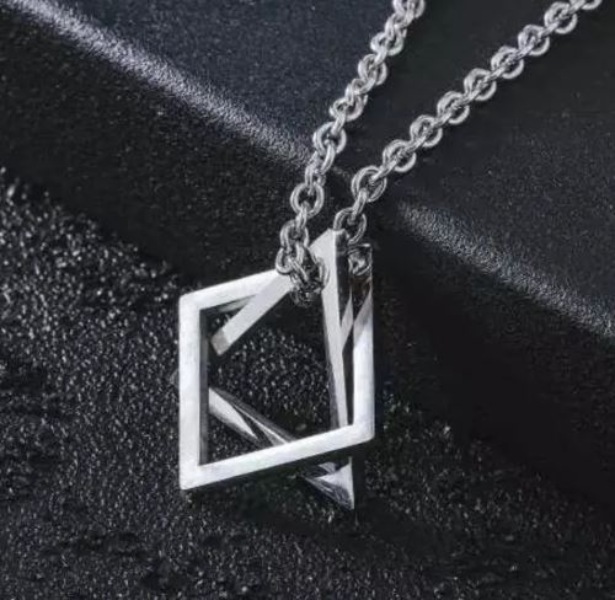 Collar Hombre Dije Triángulo Cuadrado Minimalista Regalo