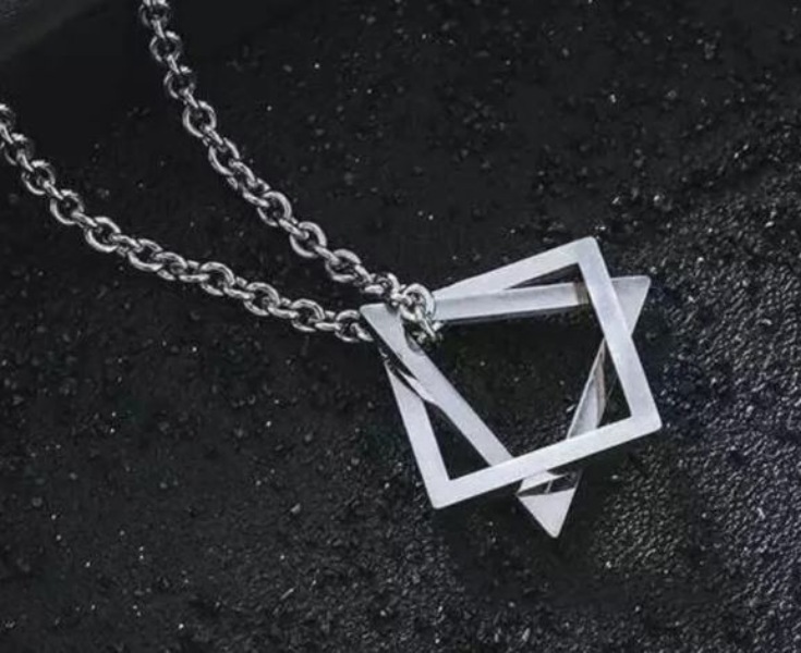 Collar Hombre Dije Triángulo Cuadrado Minimalista Regalo