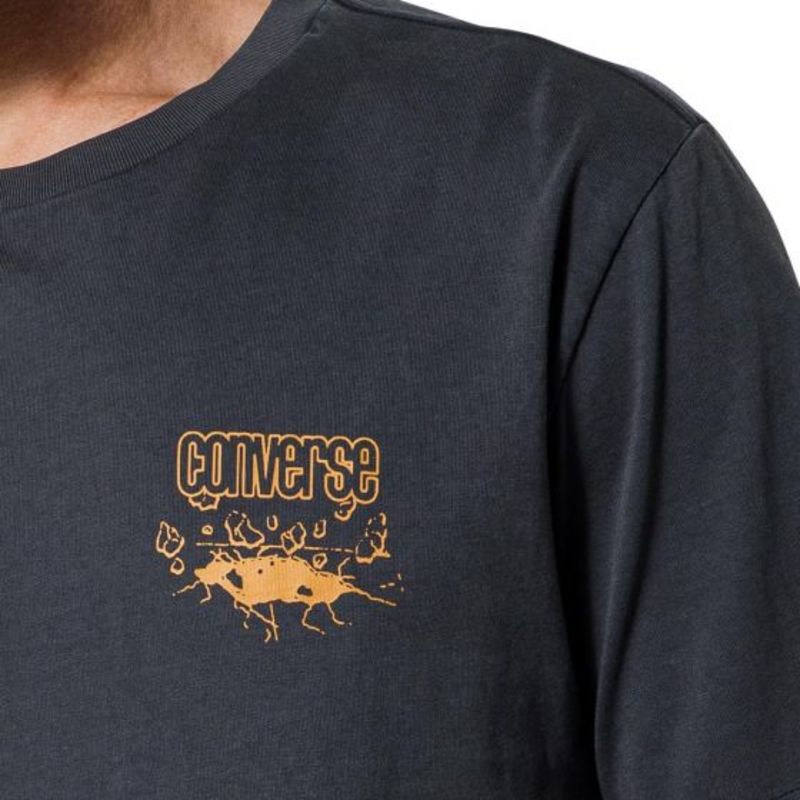 PLAYERA CASUAL PARA HOMBRE COLOR GRIS CONVERSE HIGH DEMAND COLLAGE SS 4A02