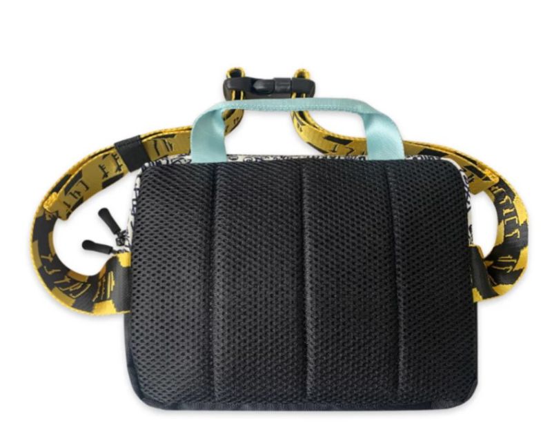 Baby Yoda Bolso Cangurera Grogu Disney Store The Mandalorian Disney+ The Child