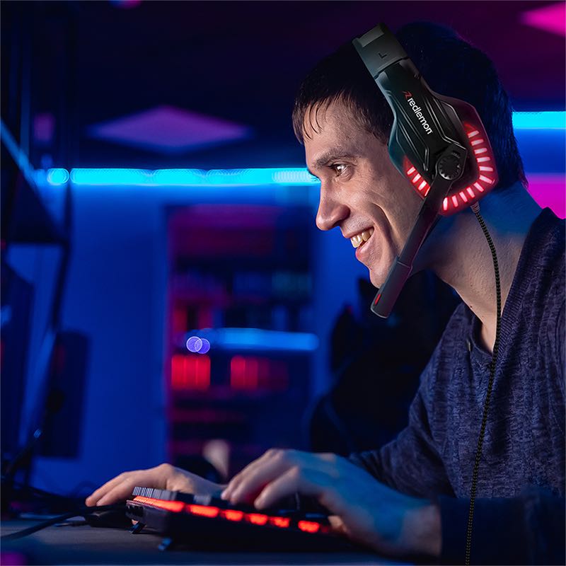 Audífonos Gamer Con Micrófono Luz LED Aux 3.5mm G6000 Redlemon