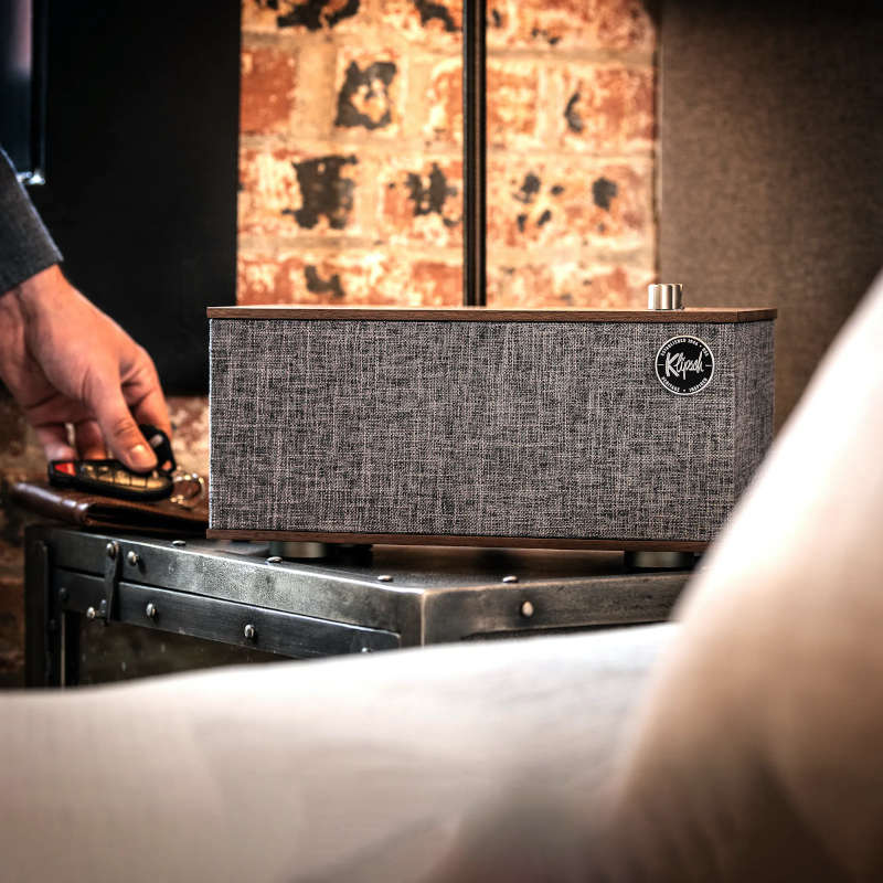 Bocina De Mesa Klipsch The One Il Walnut 1067554